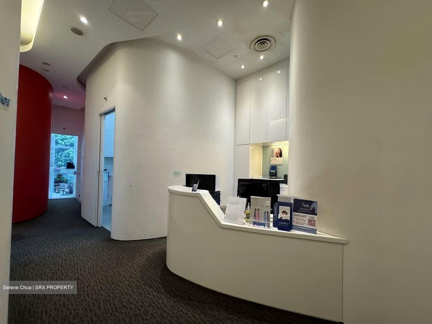 Camden Centre (D10), Retail #578550411
